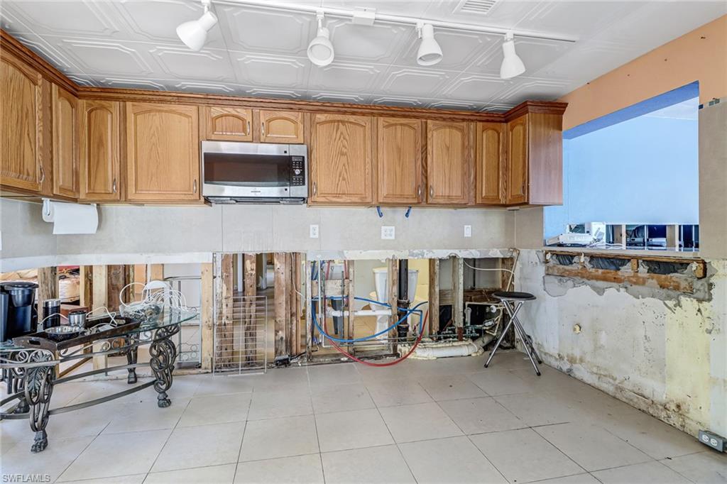 NAPLES VILLAS - Residential