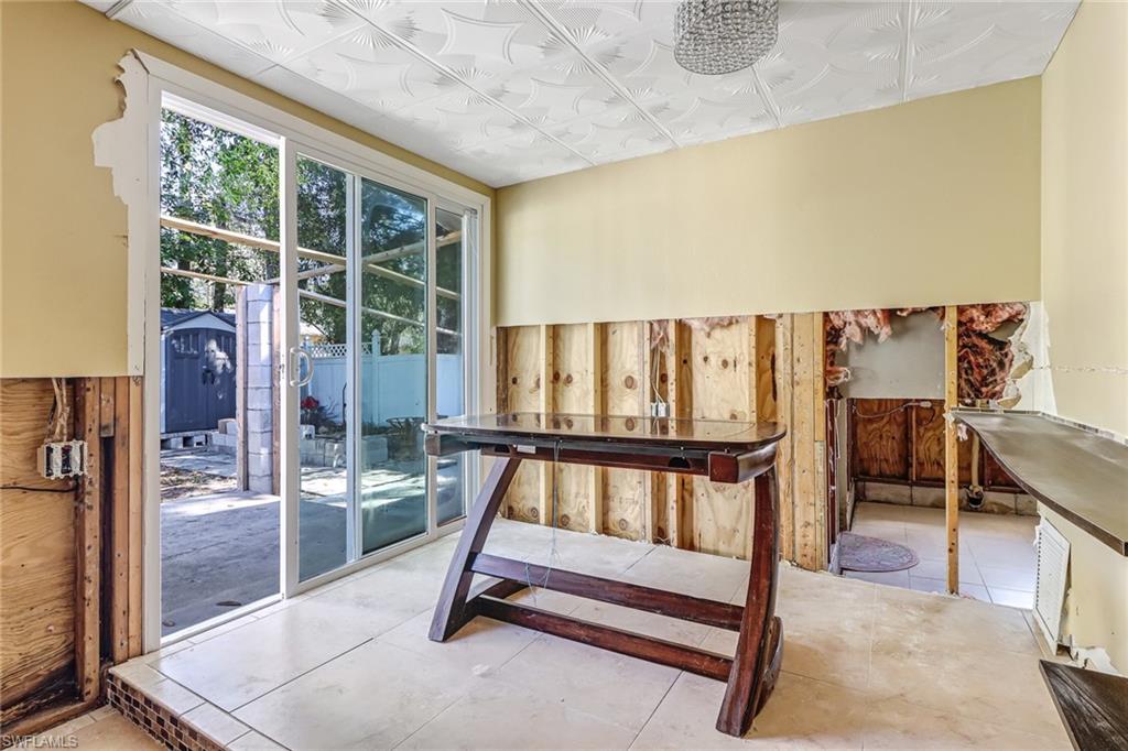 NAPLES VILLAS - Residential