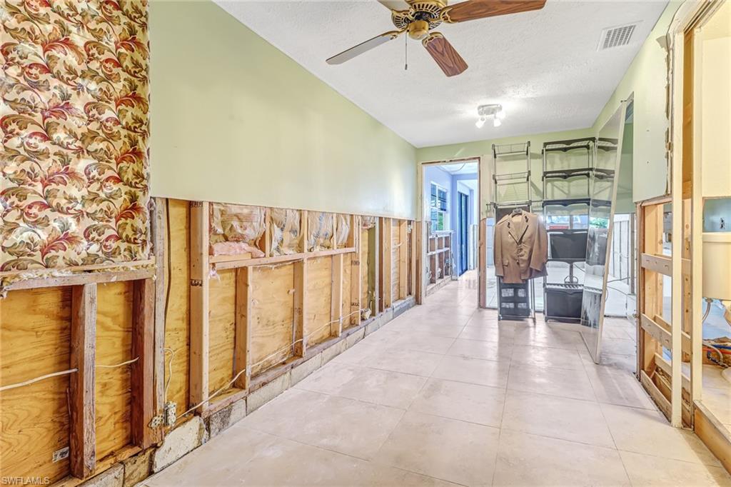 NAPLES VILLAS - Residential