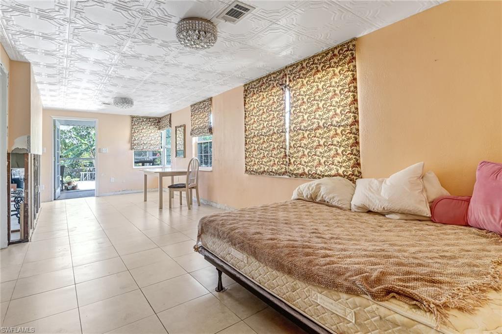 NAPLES VILLAS - Residential