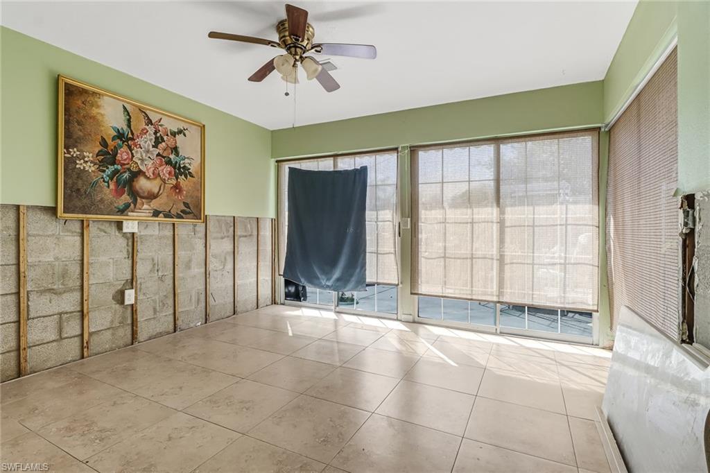 NAPLES VILLAS - Residential