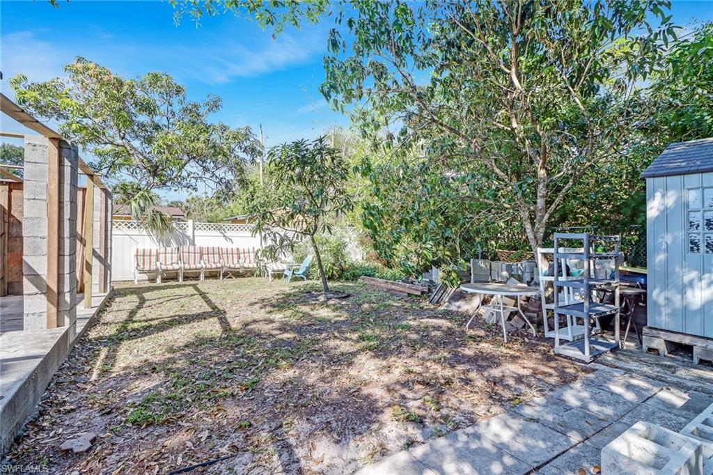 NAPLES VILLAS - Residential