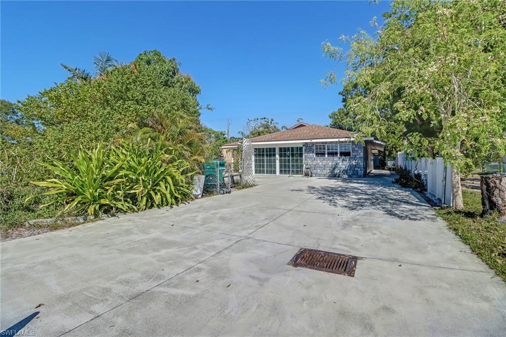 NAPLES VILLAS - Residential