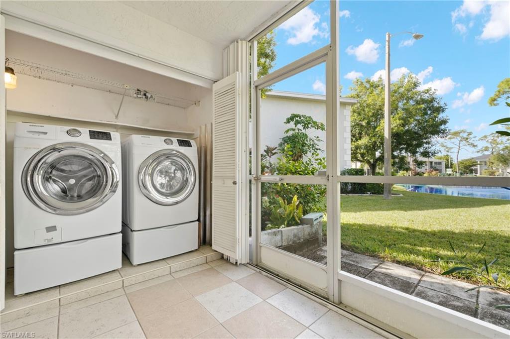 FOXMOOR CONDO - Residential