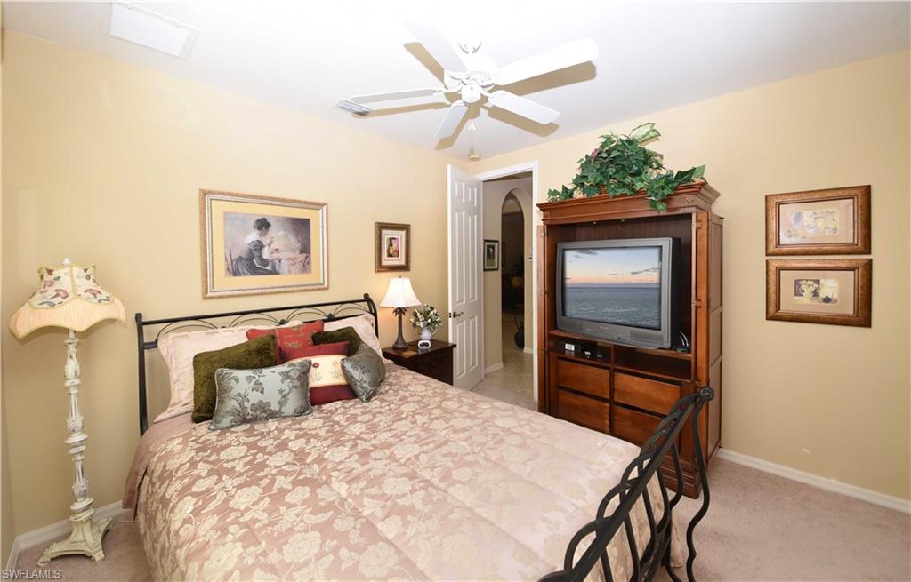 LONGSHORE LAKE - Residential