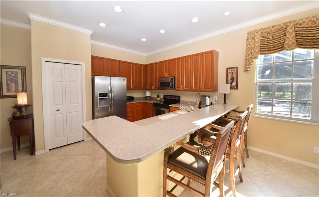 LONGSHORE LAKE - Residential