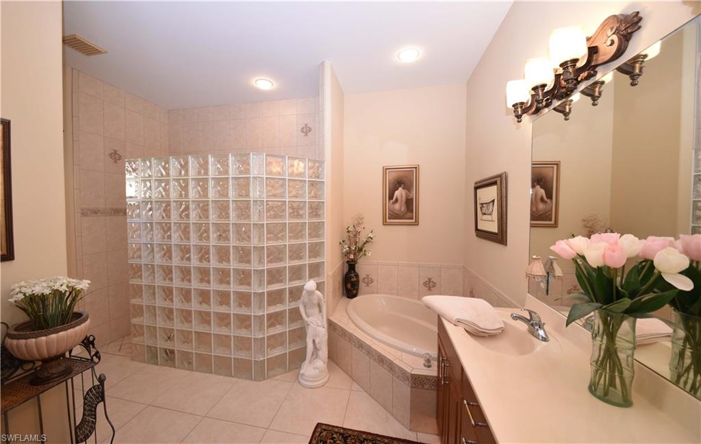 LONGSHORE LAKE - Residential