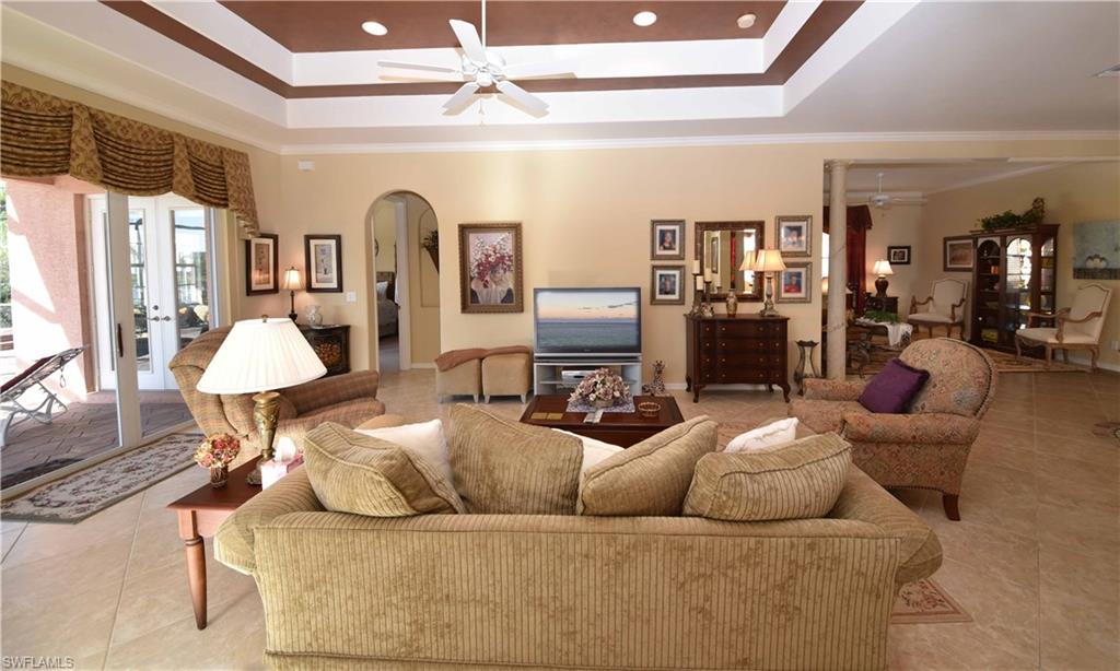 LONGSHORE LAKE - Residential