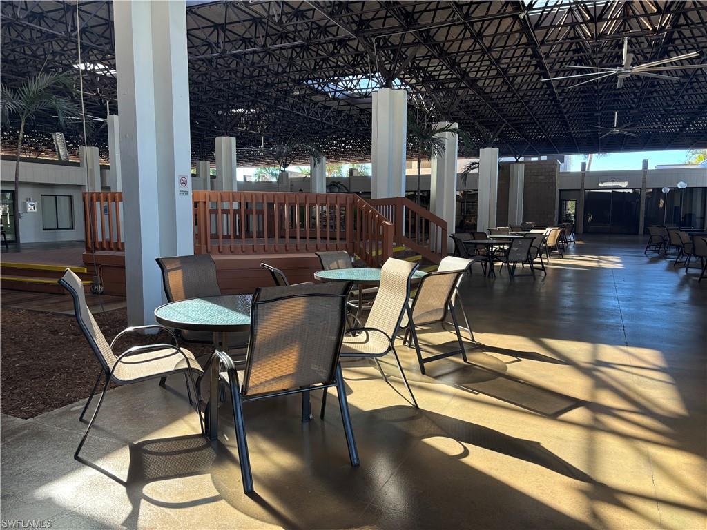 SEVEN LAKES - Residential