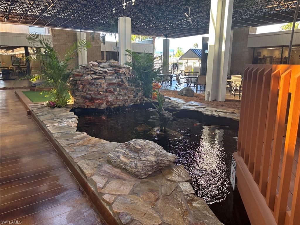 SEVEN LAKES - Residential