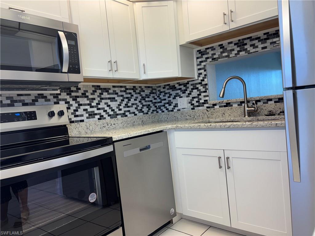 SEVEN LAKES - Residential