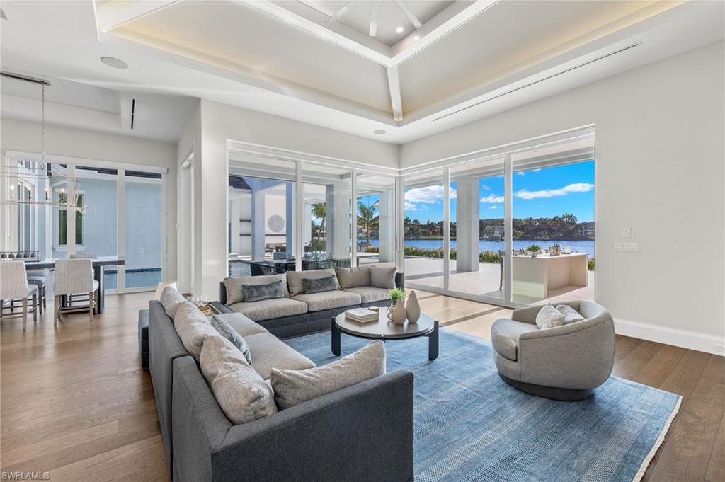 ROYAL HARBOR - Residential