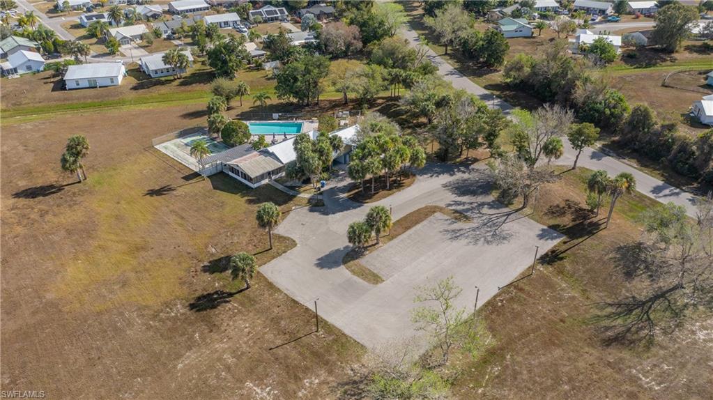 COUNTRY VILLAGE - Residential