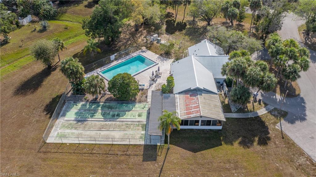 COUNTRY VILLAGE - Residential