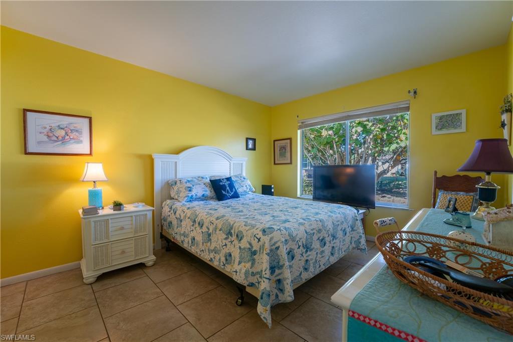 COUNTRY VILLAGE - Residential