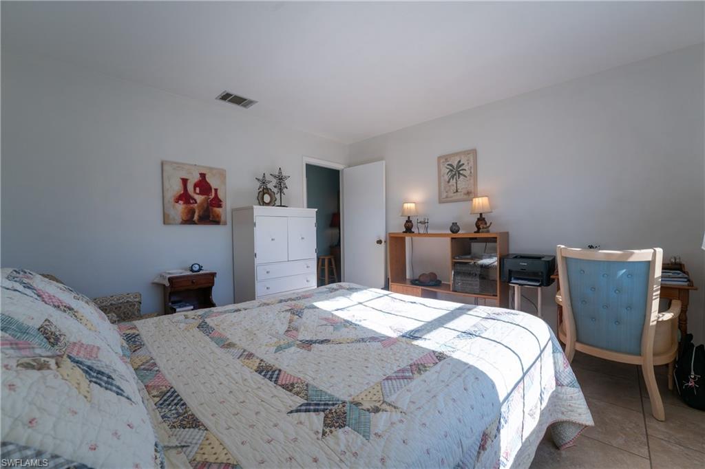 COUNTRY VILLAGE - Residential