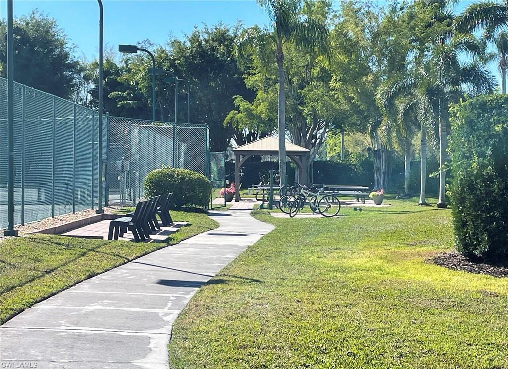 HUNTINGTON LAKES - Residential