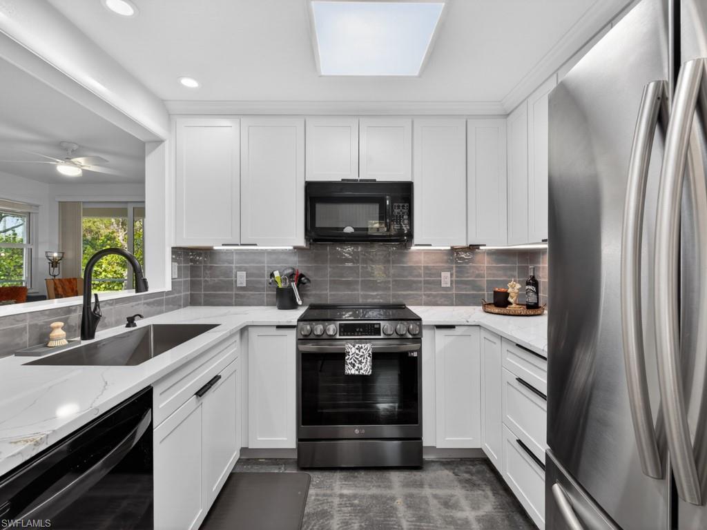 HUNTINGTON LAKES - Residential