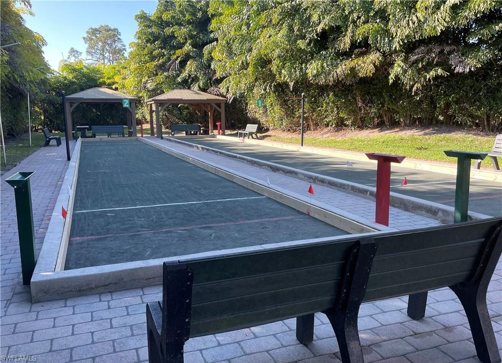 HUNTINGTON LAKES - Residential