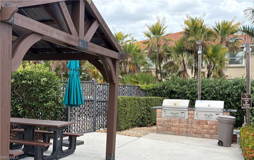 HUNTINGTON LAKES - Residential