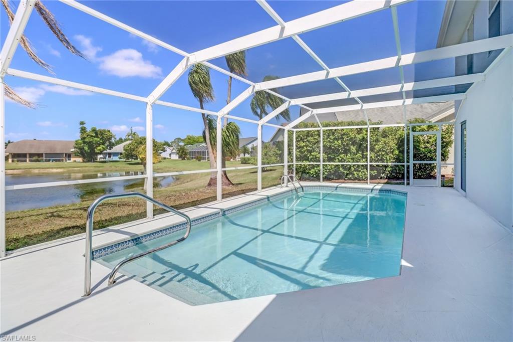 QUEENS PARK AT LAGO VERDE - Residential