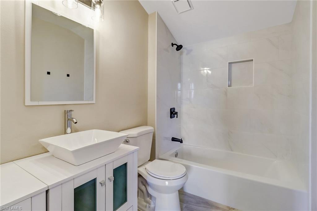 QUEENS PARK AT LAGO VERDE - Residential