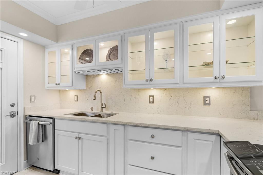 CALUSA CLUB - Residential Lease