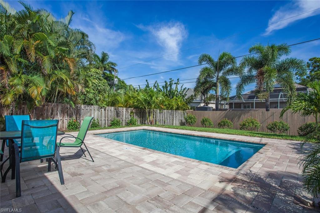 NAPLES PARK - Residential