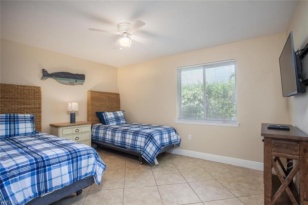 NAPLES PARK - Residential