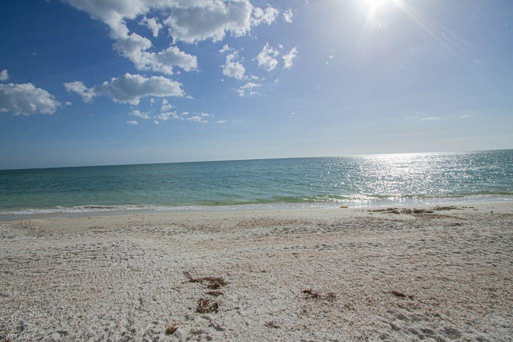 RIVERWALK - Residential