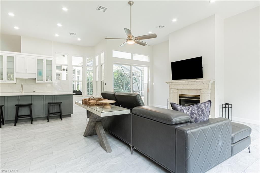 RIVERWALK - Residential