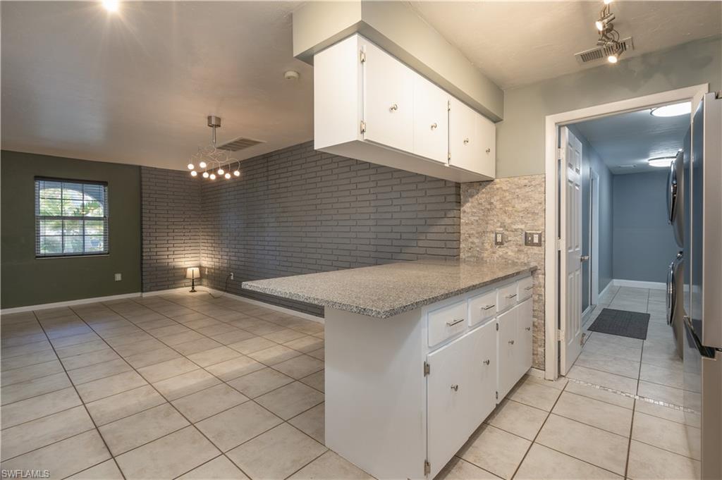 SAN CARLOS PARK - Residential