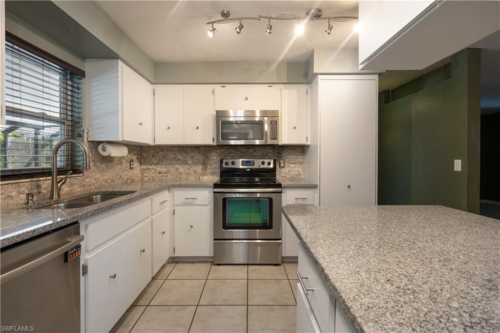 SAN CARLOS PARK - Residential