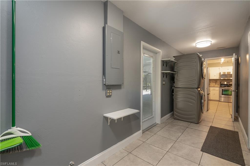 SAN CARLOS PARK - Residential