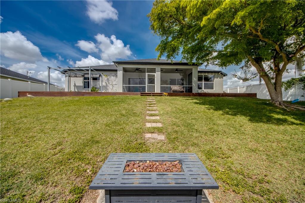 CAPE CORAL - Residential