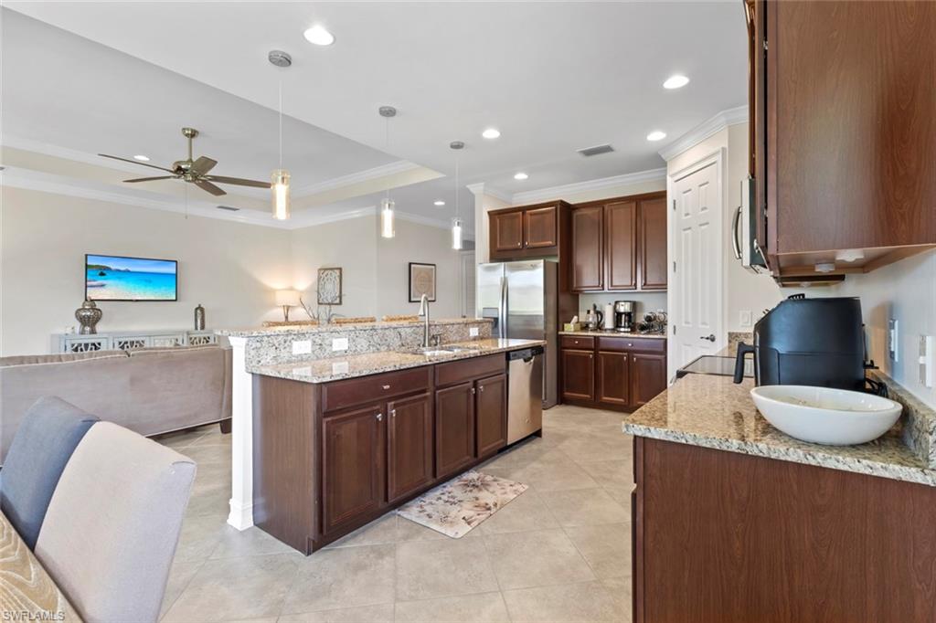 BANYAN BAY - Residential