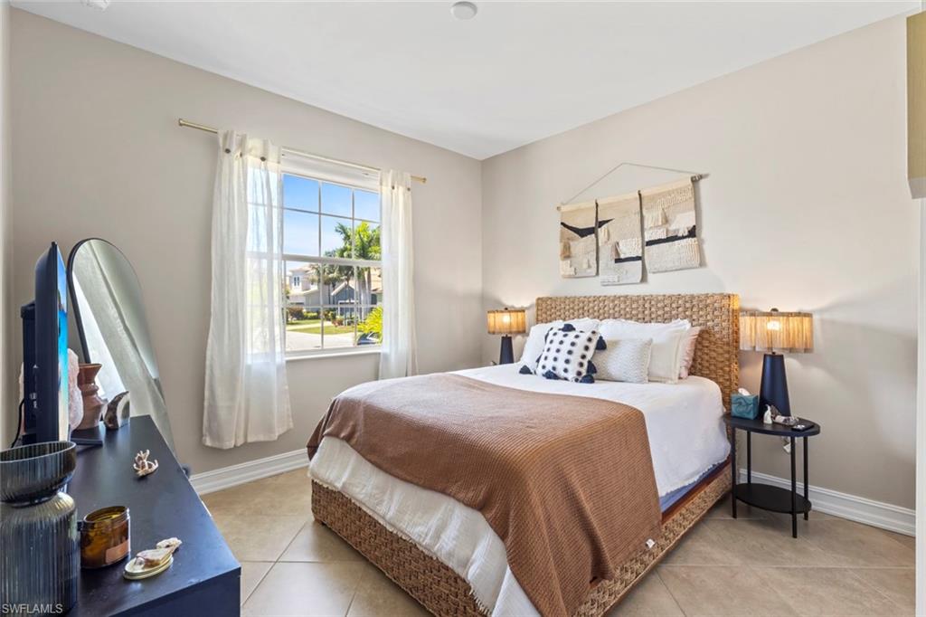 BANYAN BAY - Residential