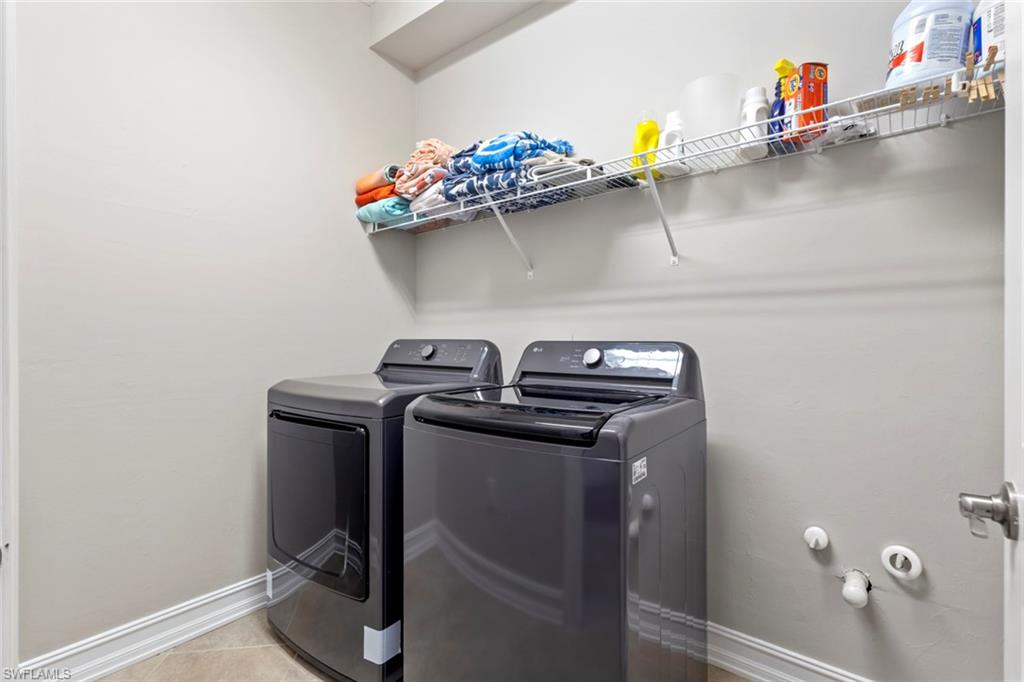 BANYAN BAY - Residential