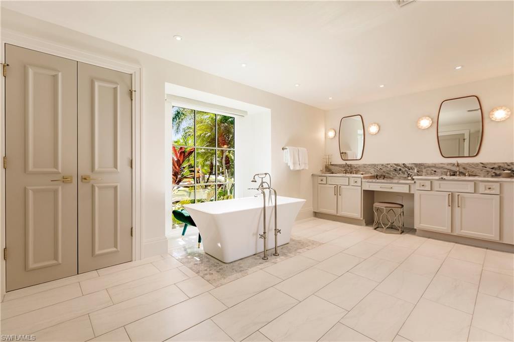 PARK SHORE - Residential