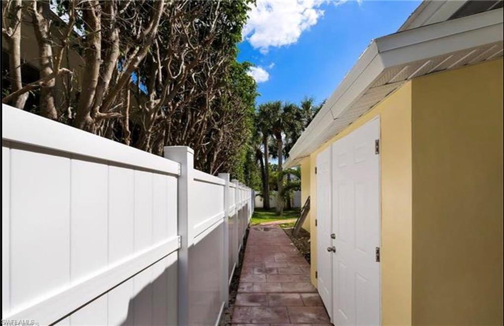 NAPLES PARK - Residential