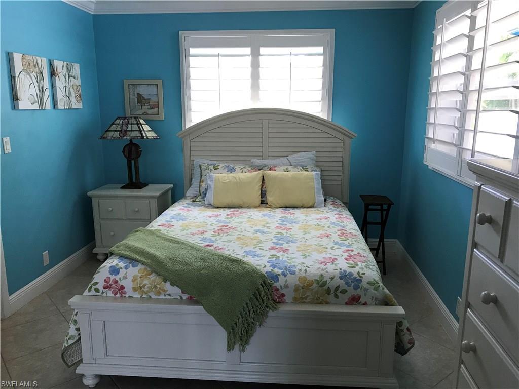 NAPLES PARK - Residential