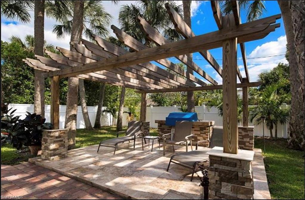 NAPLES PARK - Residential