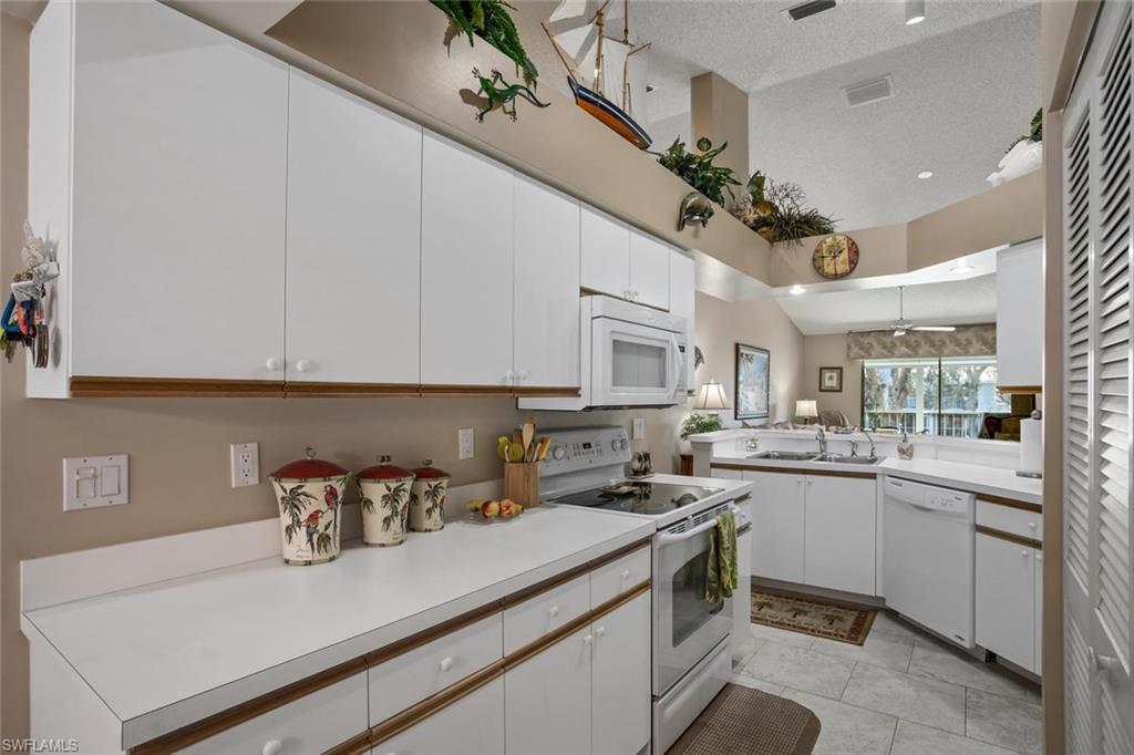 PIPERS POINTE - Residential