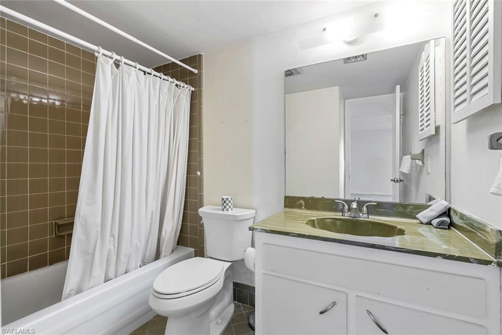 GLADES COUNTRY CLUB - Residential