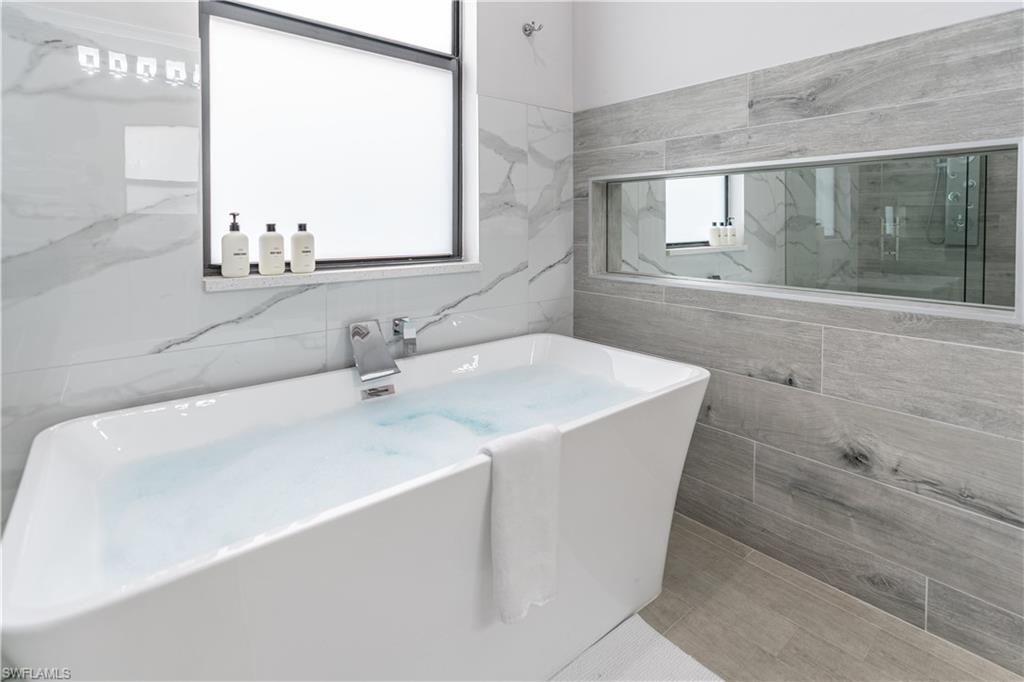 NAPLES PARK - Residential