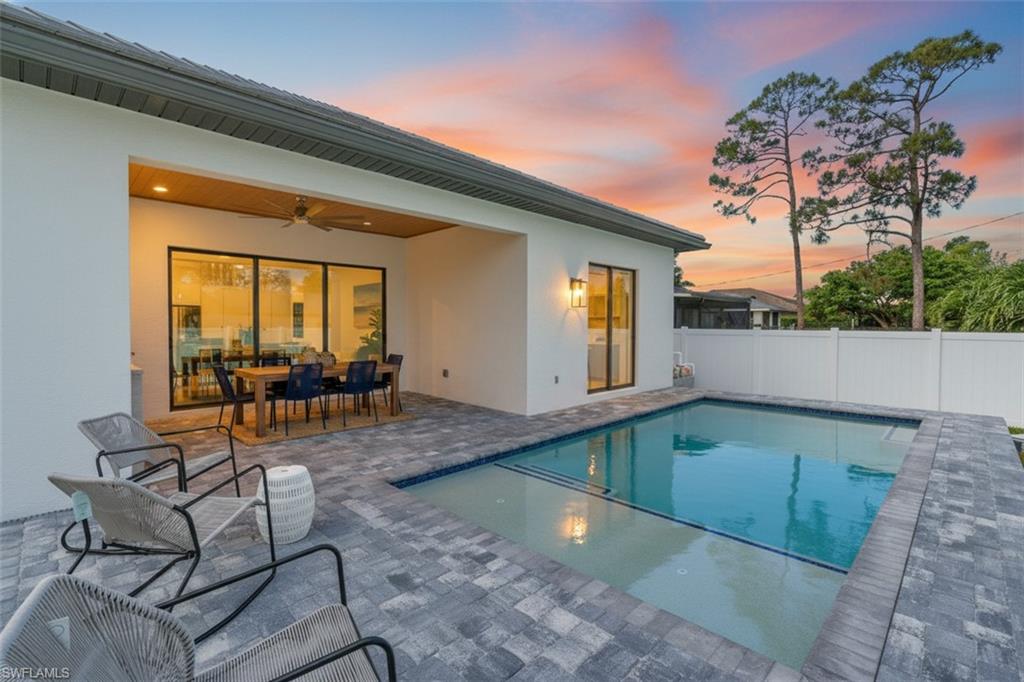 NAPLES PARK - Residential