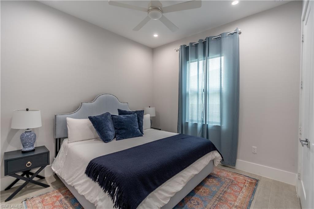 NAPLES PARK - Residential