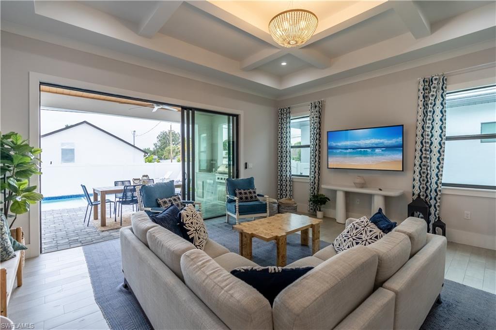 NAPLES PARK - Residential