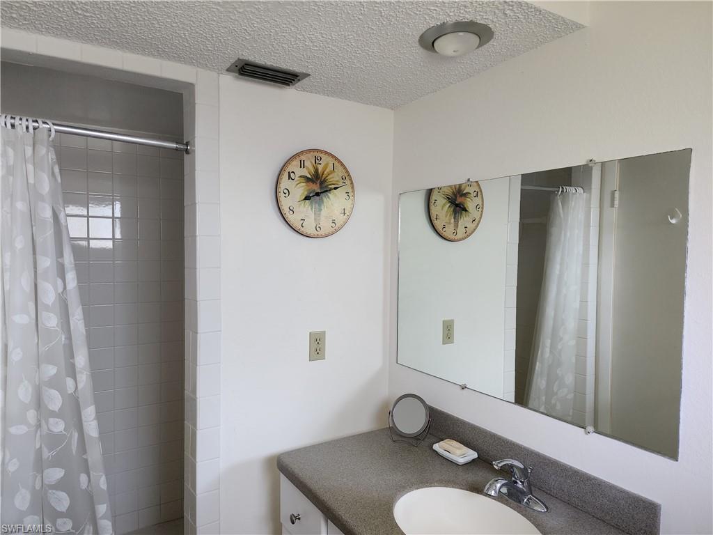 HIDDEN GARDENS - Residential