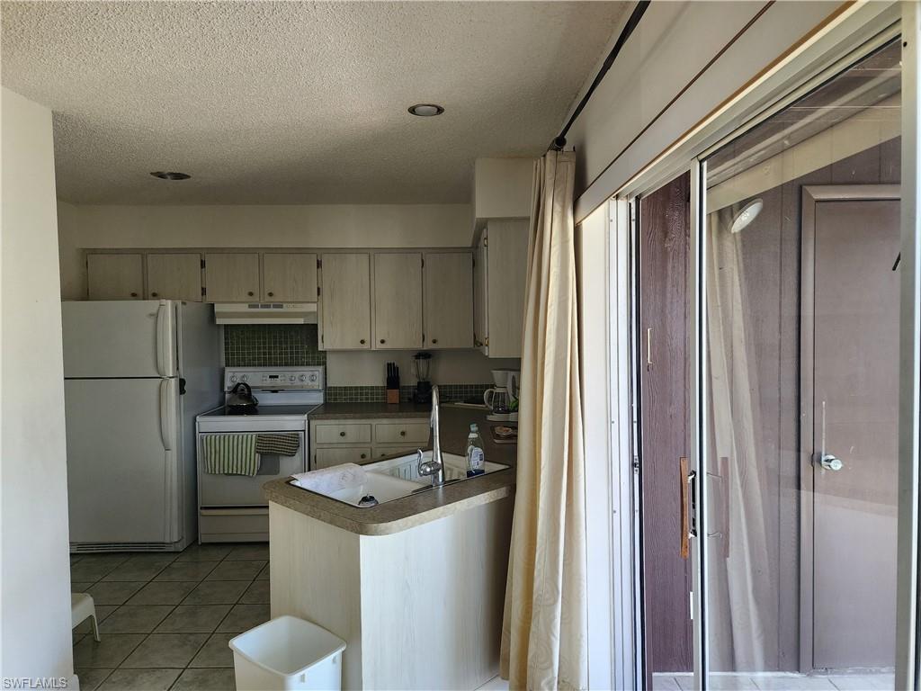 HIDDEN GARDENS - Residential